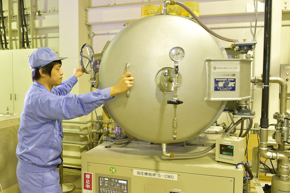 Burning test using a pressure furnace at the RD Center